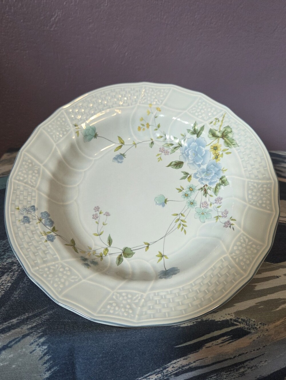 2 Mikasa Precious Blue Michelle collection Plates